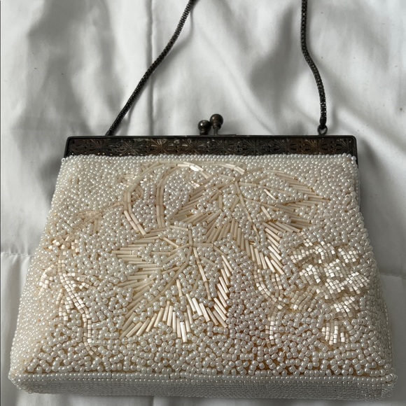 Handbags - Vintage Elegant Beaded Cream Clutch
